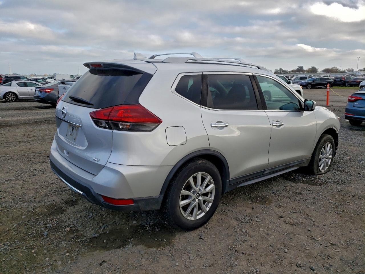 2018 NISSAN ROGUE S photo 3