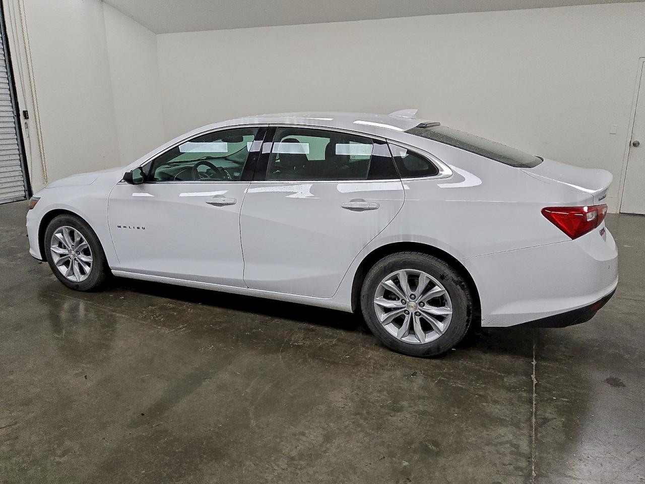 2024 CHEVROLET MALIBU LT photo 4