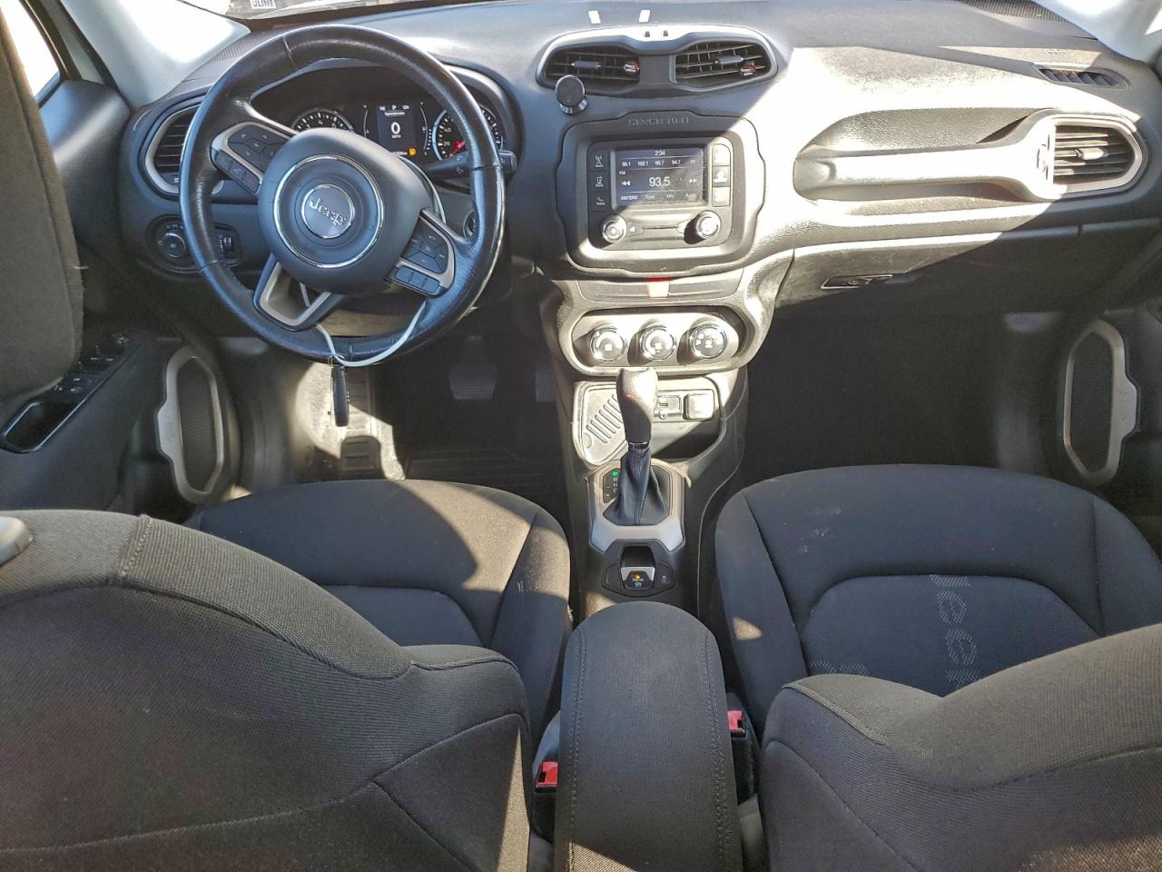 2017 JEEP RENEGADE LATITUDE photo 8