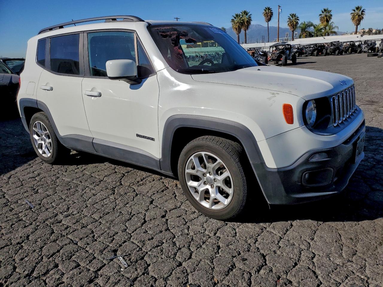 2017 JEEP RENEGADE LATITUDE photo 4