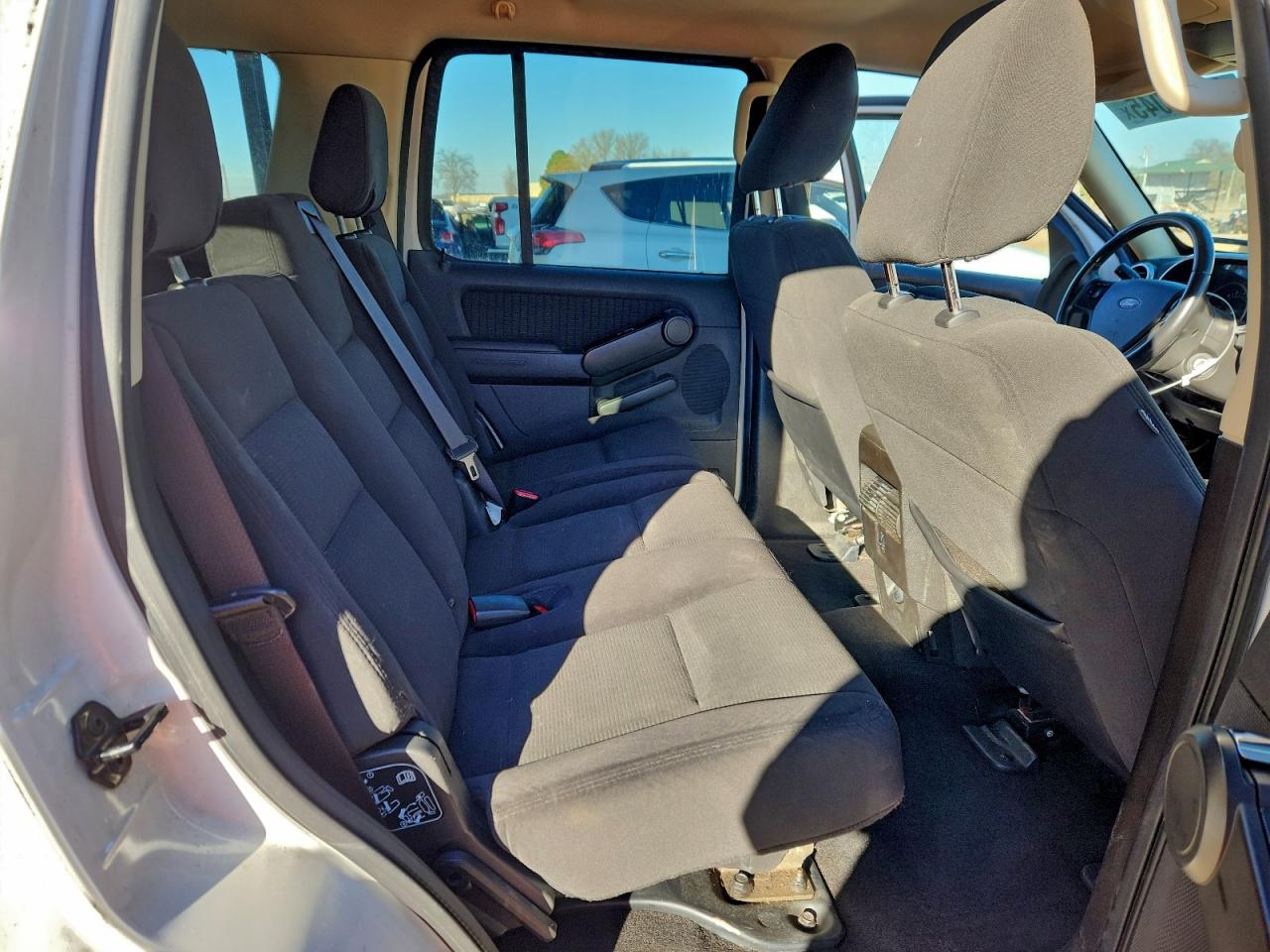 2010 FORD EXPLORER XLT photo 11