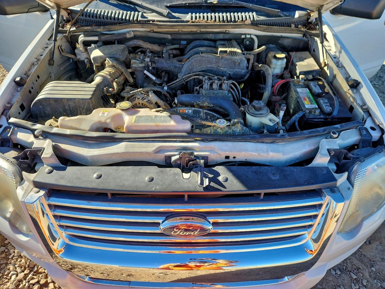 2010 FORD EXPLORER XLT photo 12