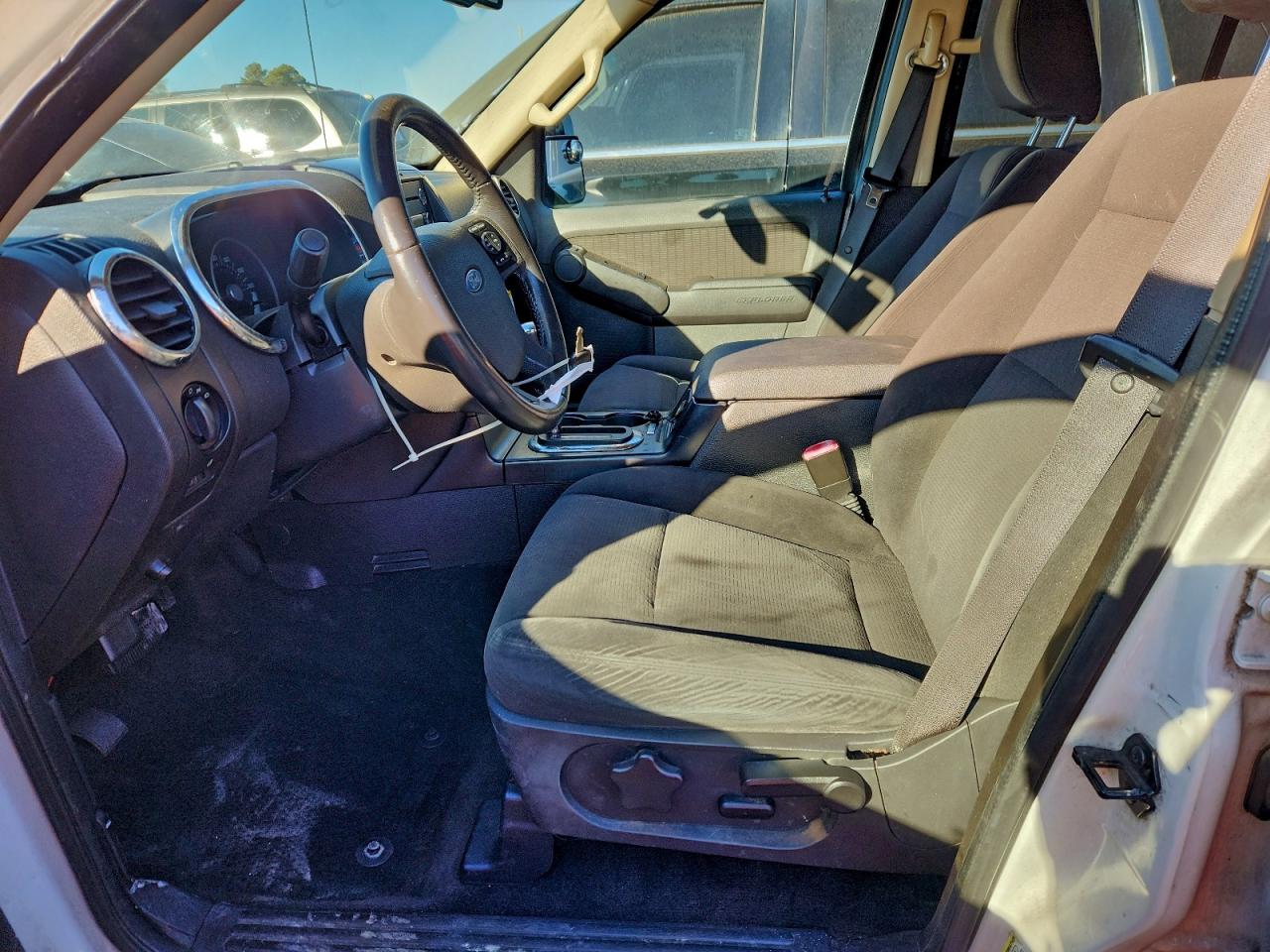 2010 FORD EXPLORER XLT photo 7