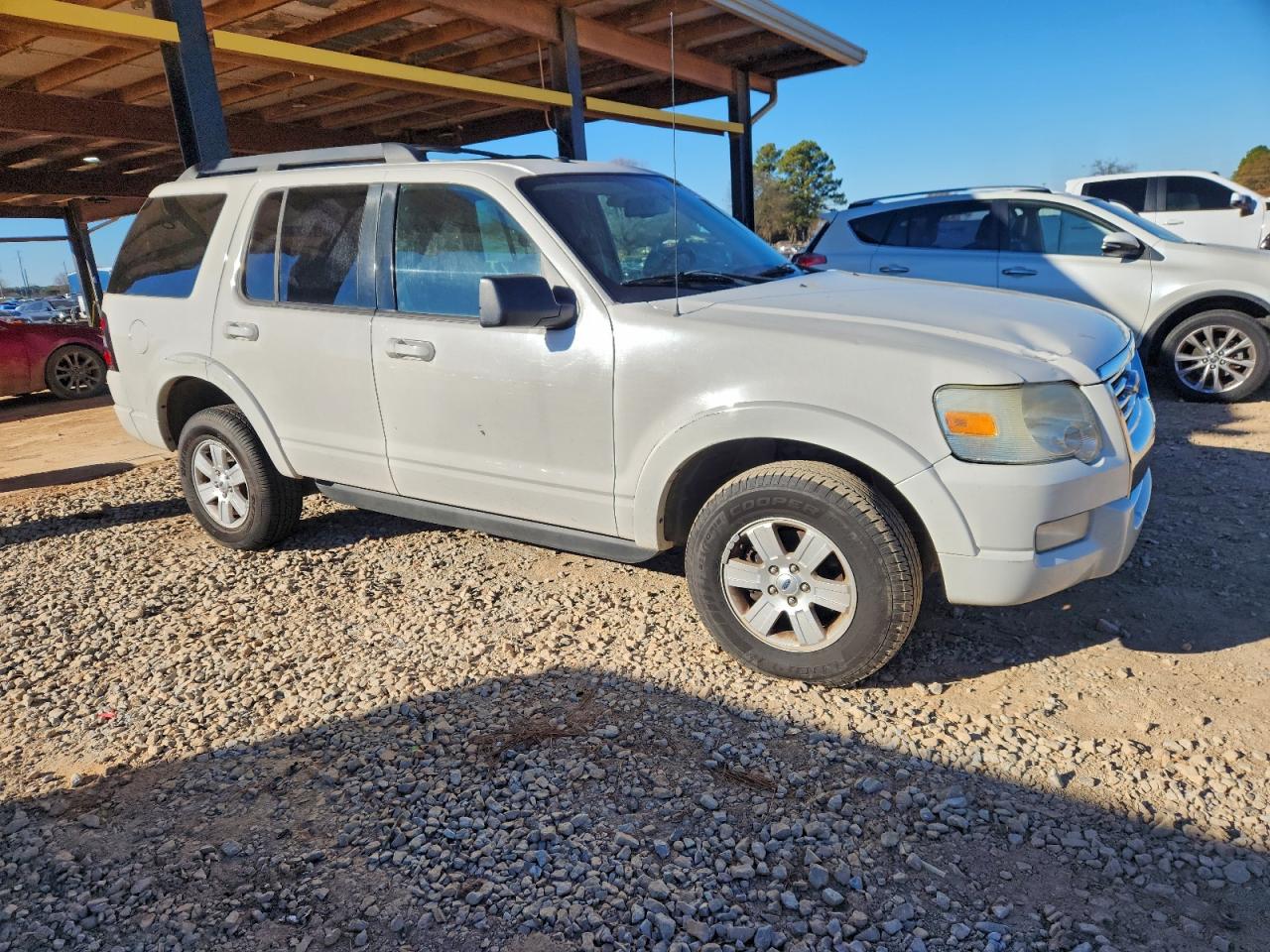 2010 FORD EXPLORER XLT photo 4