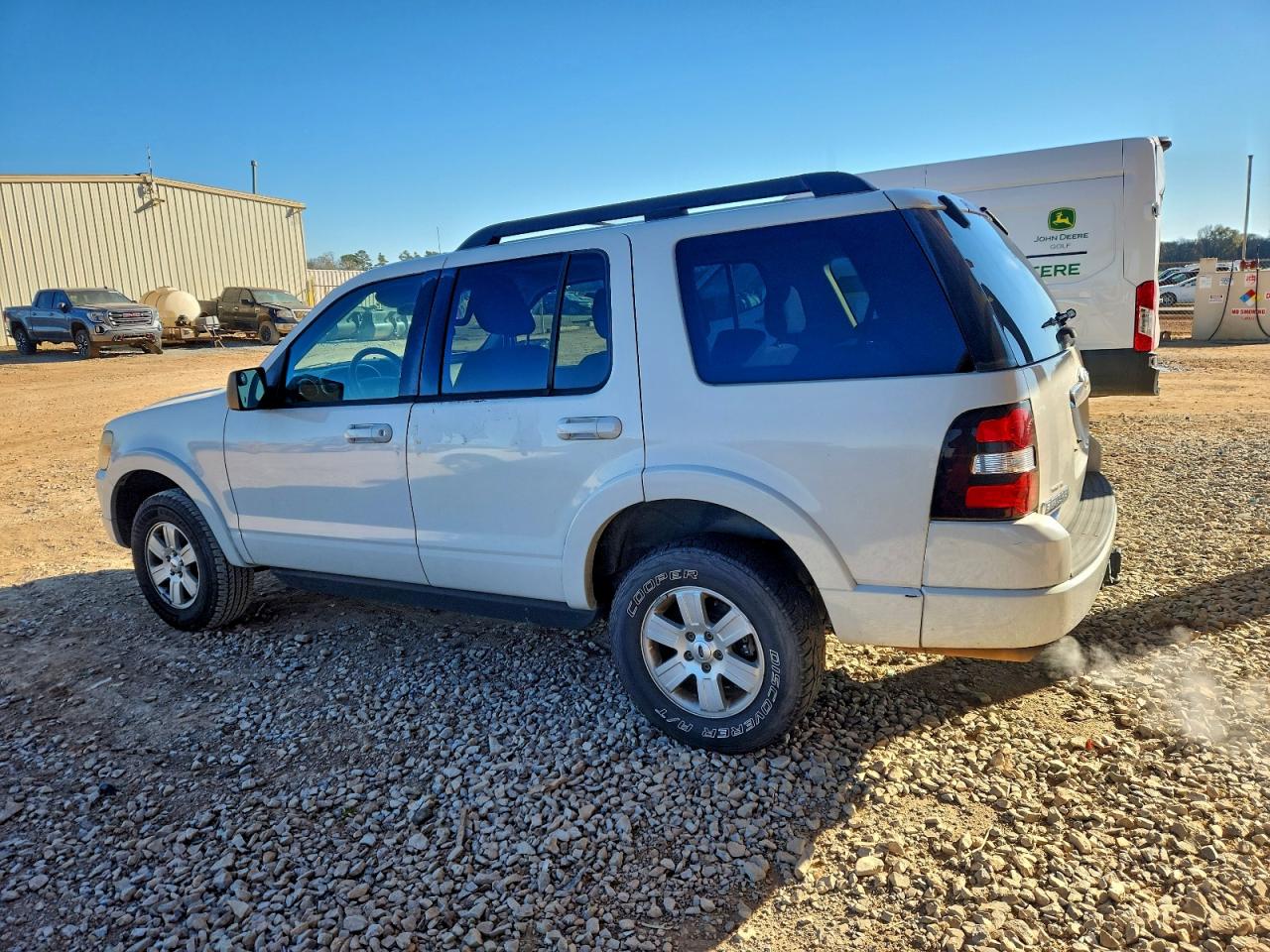 2010 FORD EXPLORER XLT photo 2