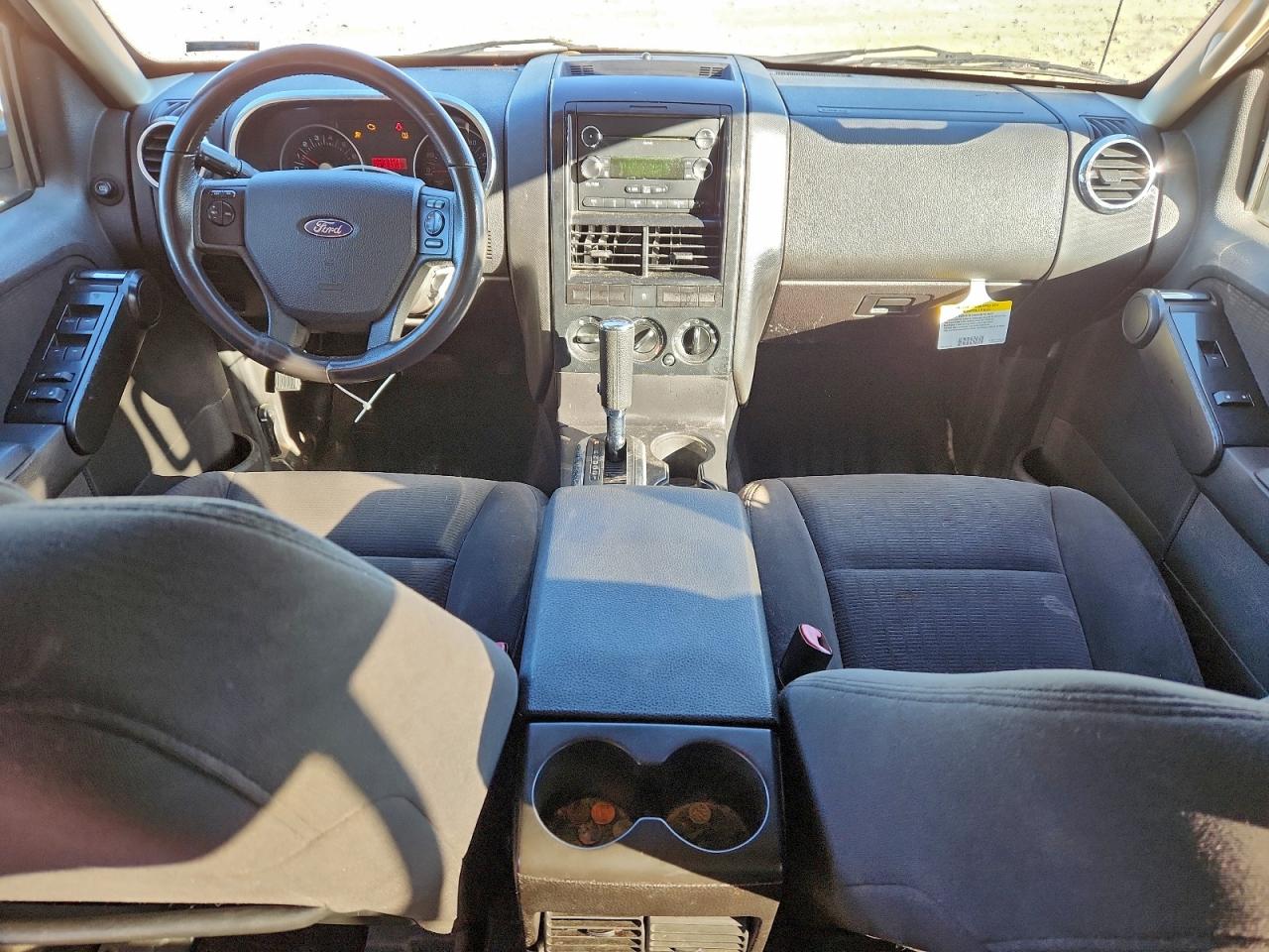2010 FORD EXPLORER XLT photo 8
