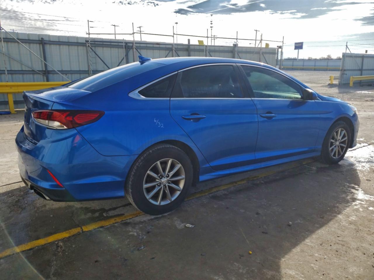 2018 HYUNDAI SONATA SE photo 3