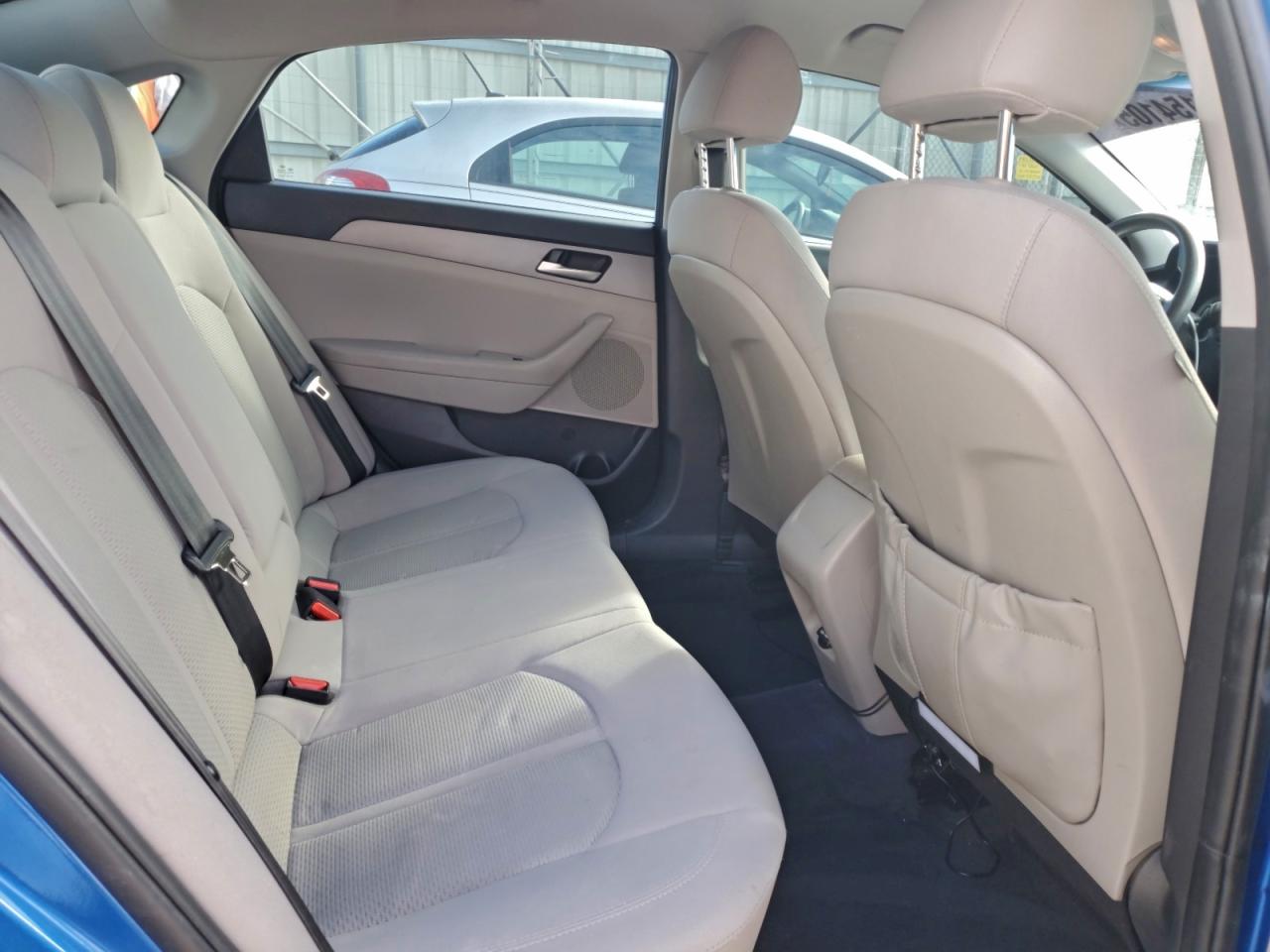 2018 HYUNDAI SONATA SE photo 10