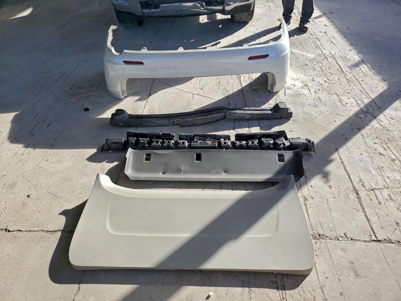 2015 TOYOTA SIENNA XLE photo 25