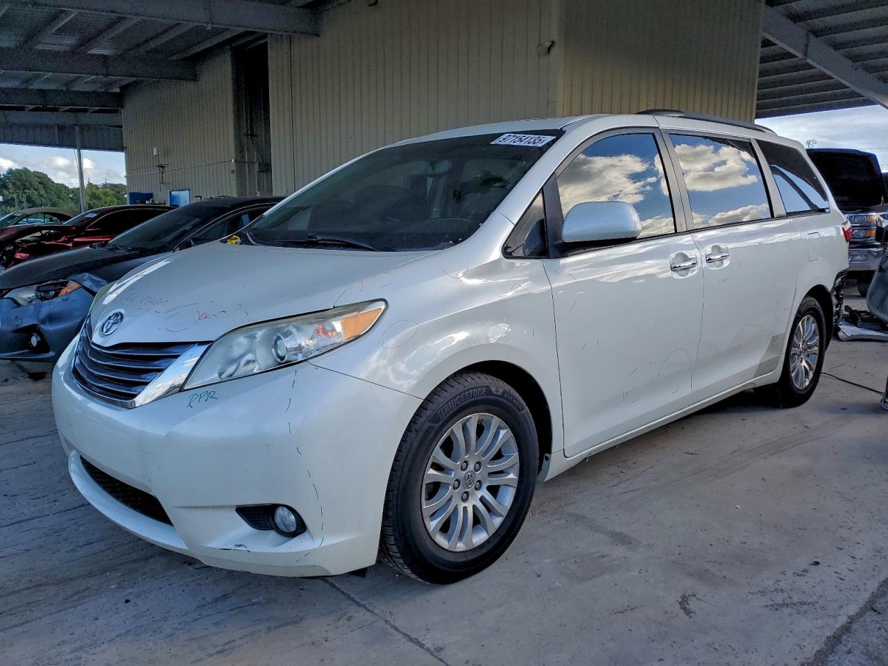 2015 TOYOTA SIENNA