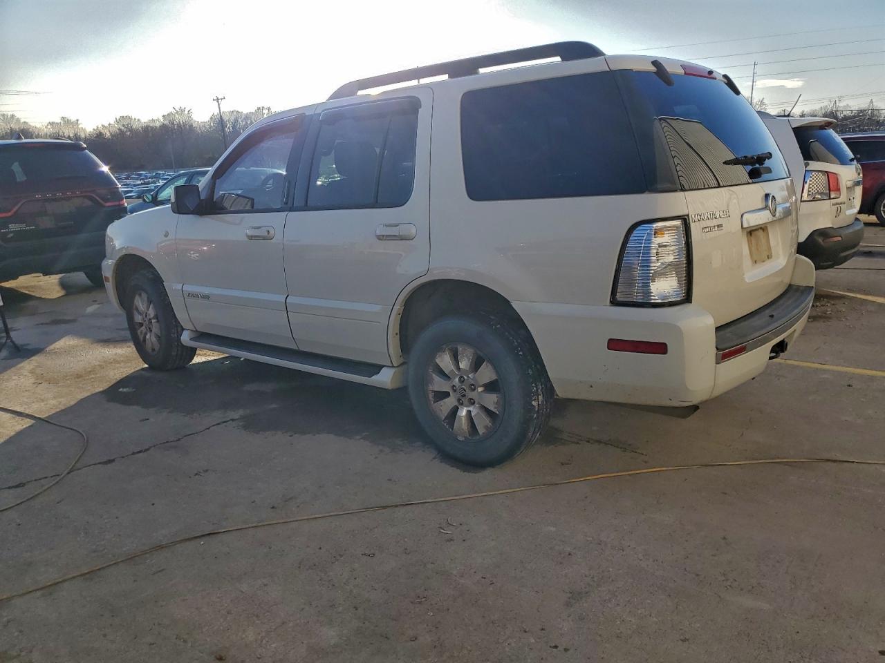 2008 MERCURY MOUNTAINEER LUXURY photo 2