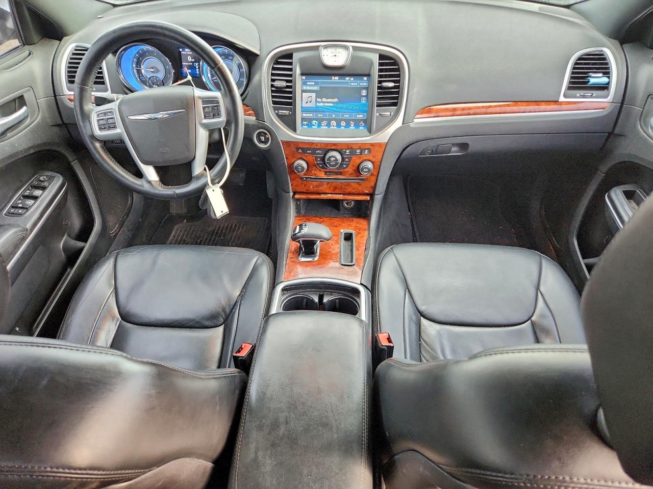 2014 CHRYSLER 300 photo 8