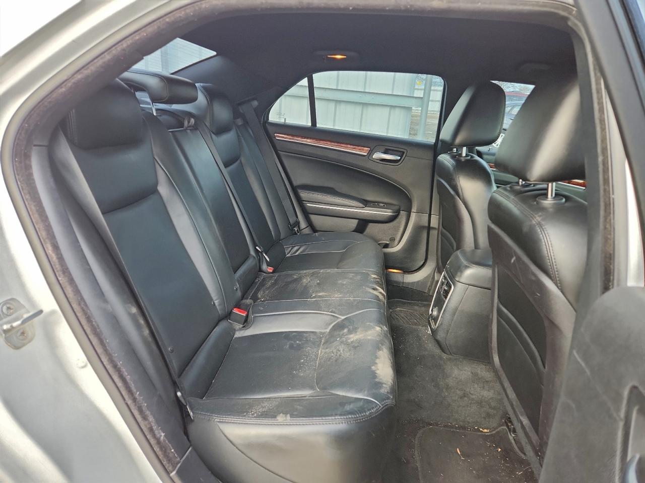 2014 CHRYSLER 300 photo 10