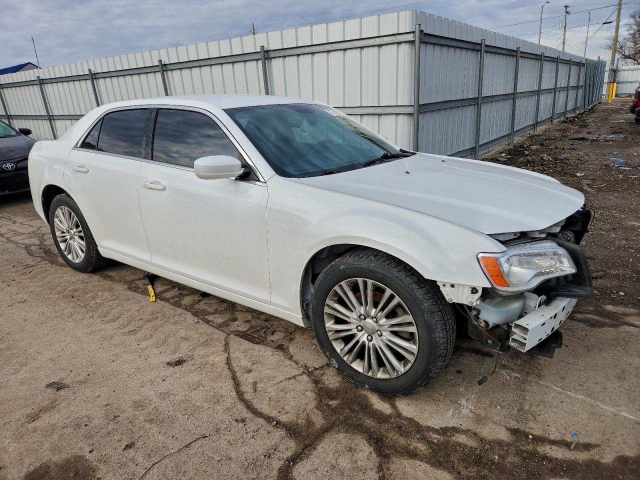 2014 CHRYSLER 300 photo 4