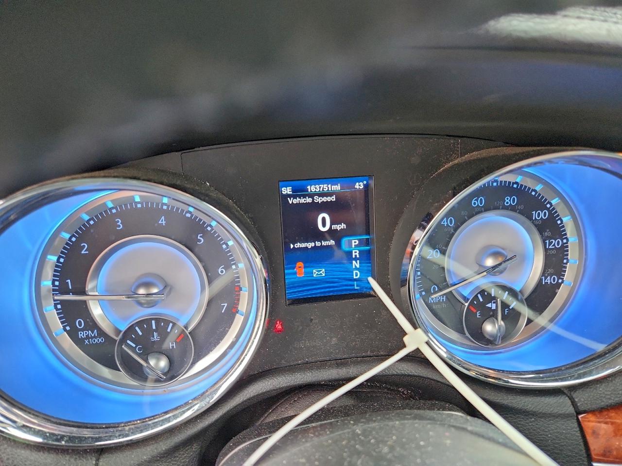 2014 CHRYSLER 300 photo 9