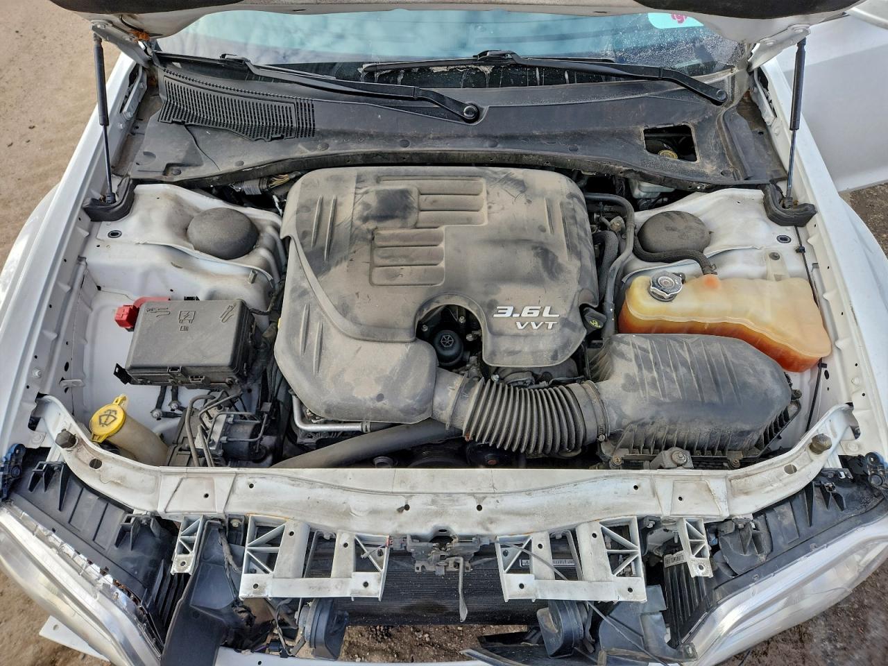 2014 CHRYSLER 300 photo 11