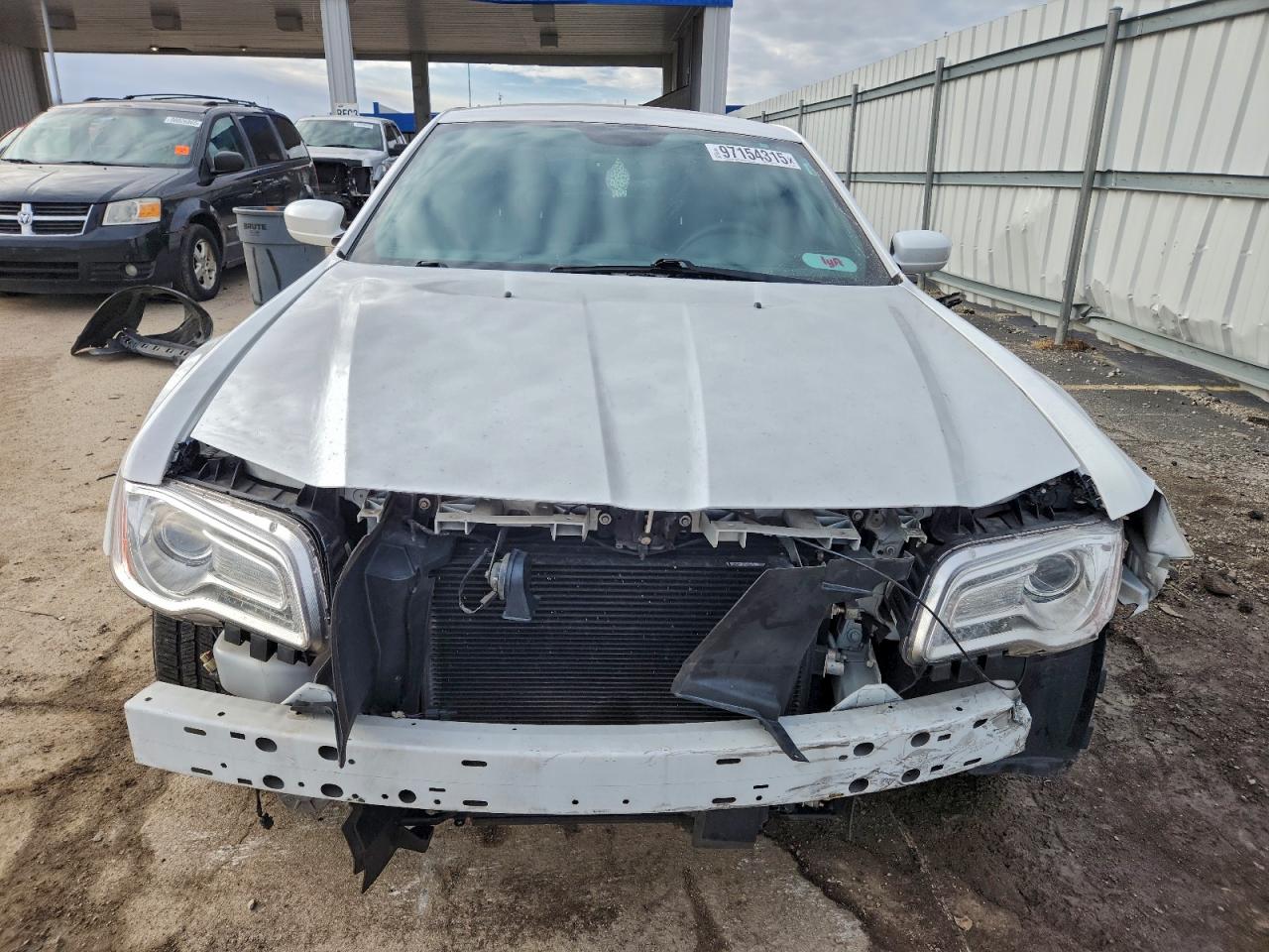 2014 CHRYSLER 300 photo 5