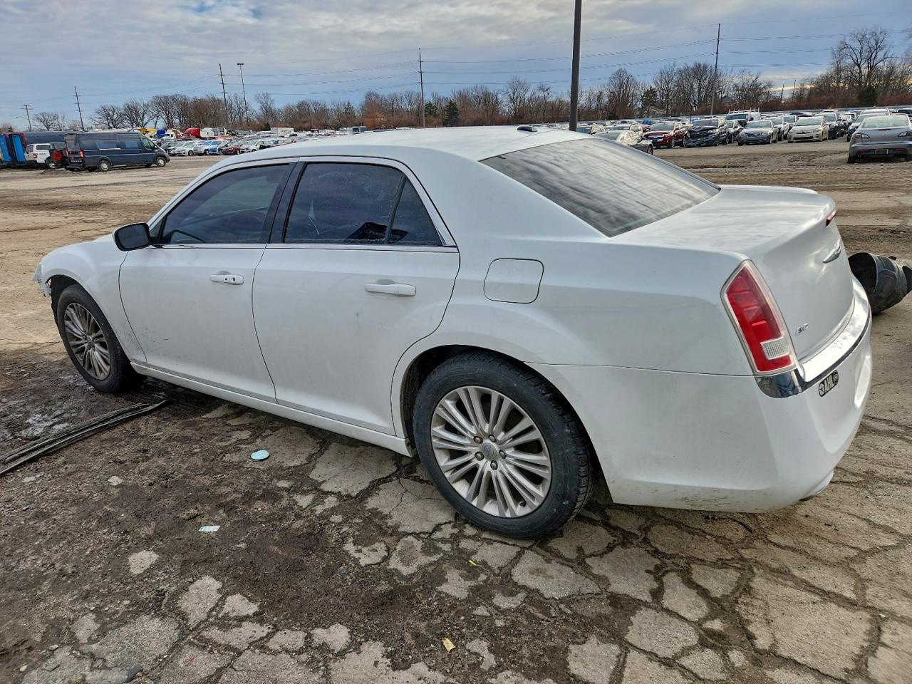 2014 CHRYSLER 300 photo 2