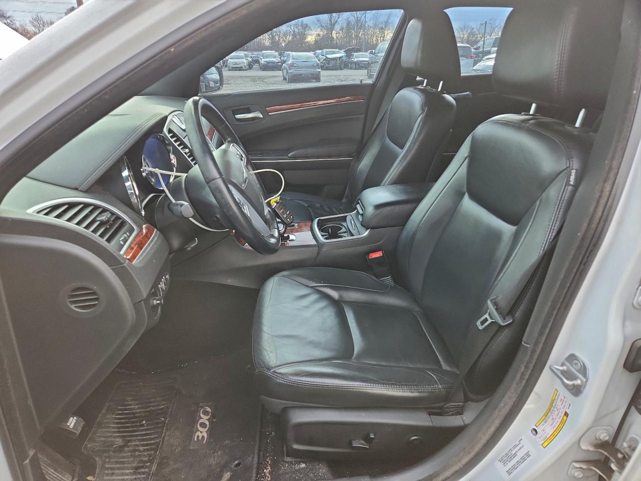 2014 CHRYSLER 300 photo 7
