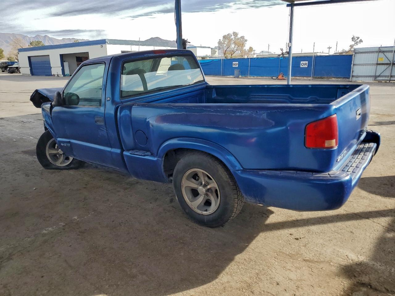 1999 CHEVROLET S TRUCK S10 photo 2