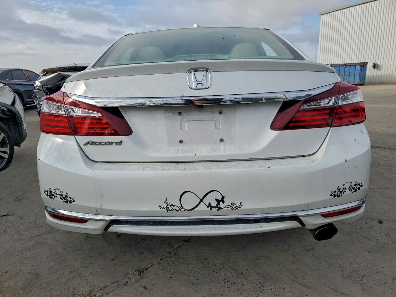 2016 HONDA ACCORD EXL photo 6