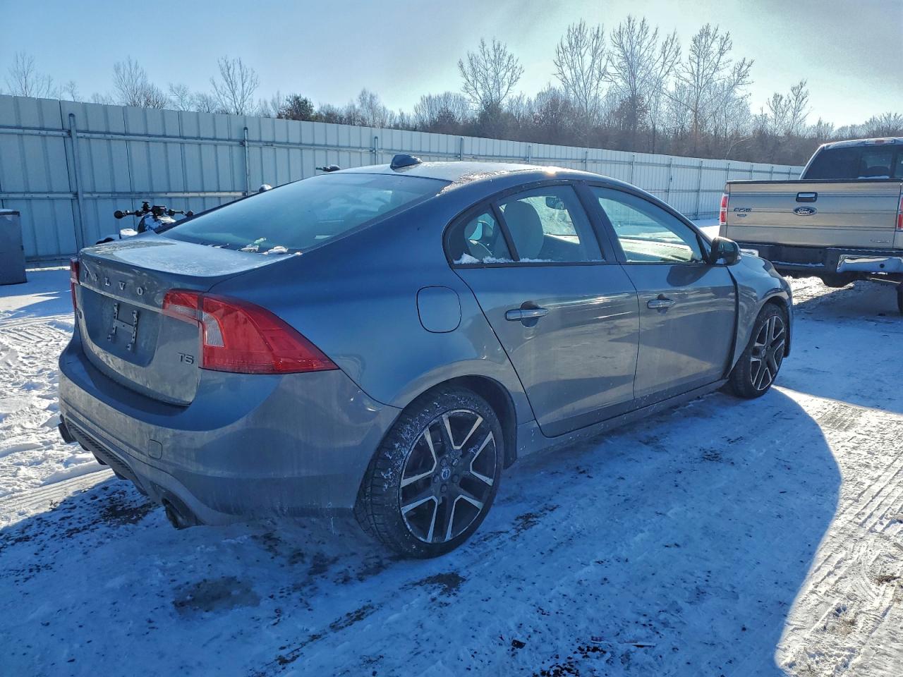 2018 VOLVO S60 DYNAMIC photo 5