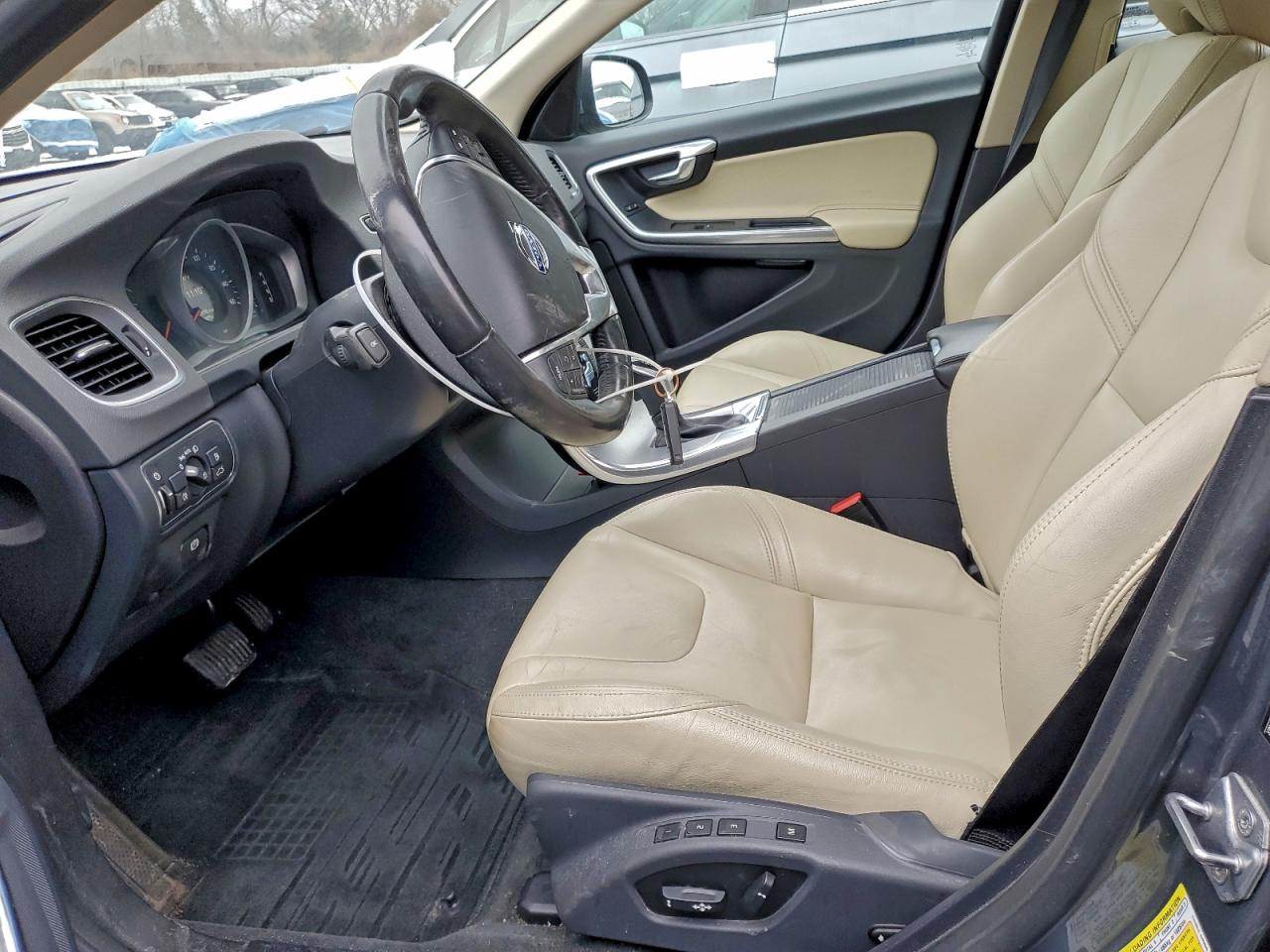 2018 VOLVO S60 DYNAMIC photo 13