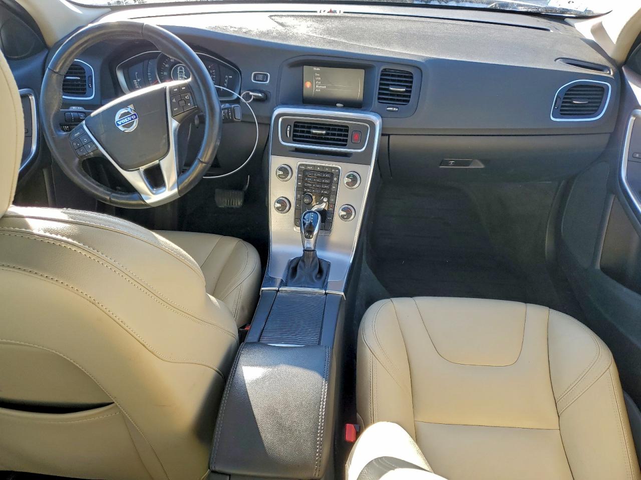 2018 VOLVO S60 DYNAMIC photo 15