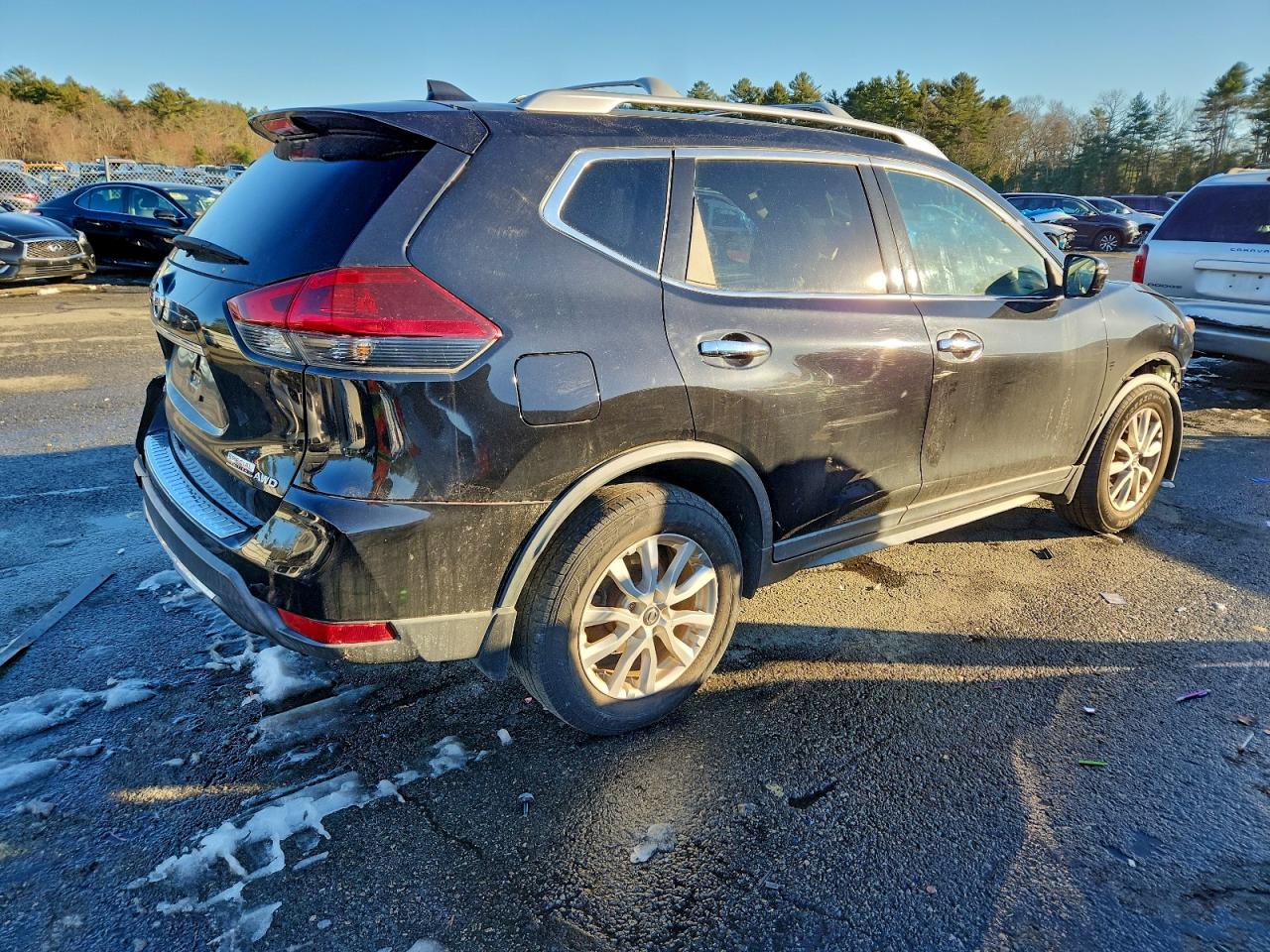 2019 NISSAN ROGUE S photo 5