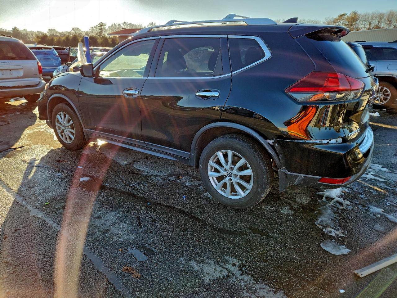 2019 NISSAN ROGUE S photo 3
