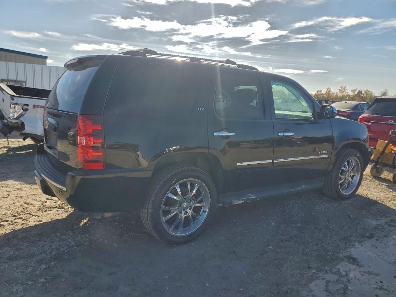 2013 CHEVROLET TAHOE C1500 LTZ photo 3