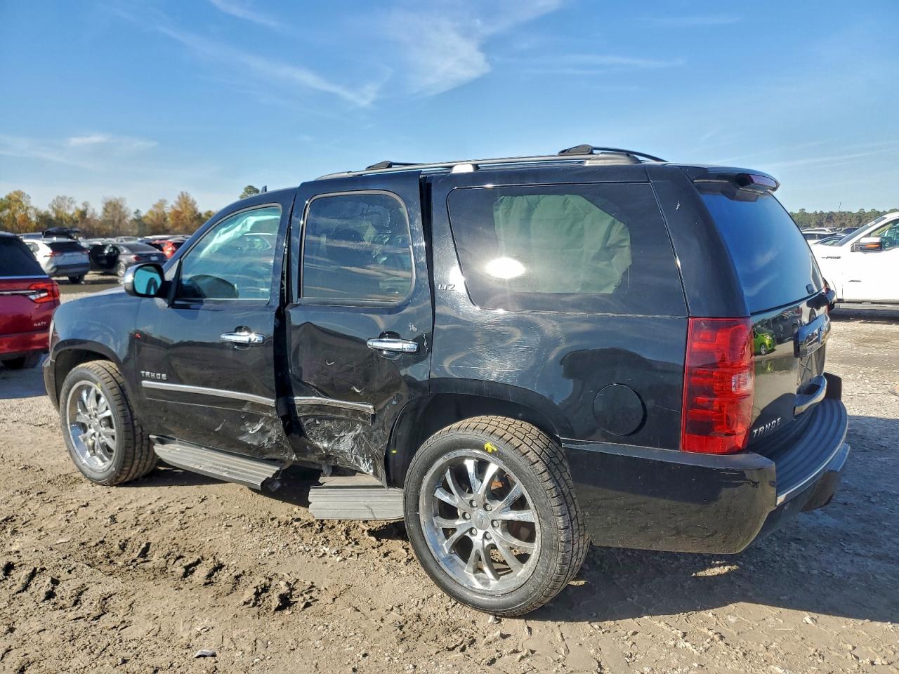 2013 CHEVROLET TAHOE C1500 LTZ photo 2