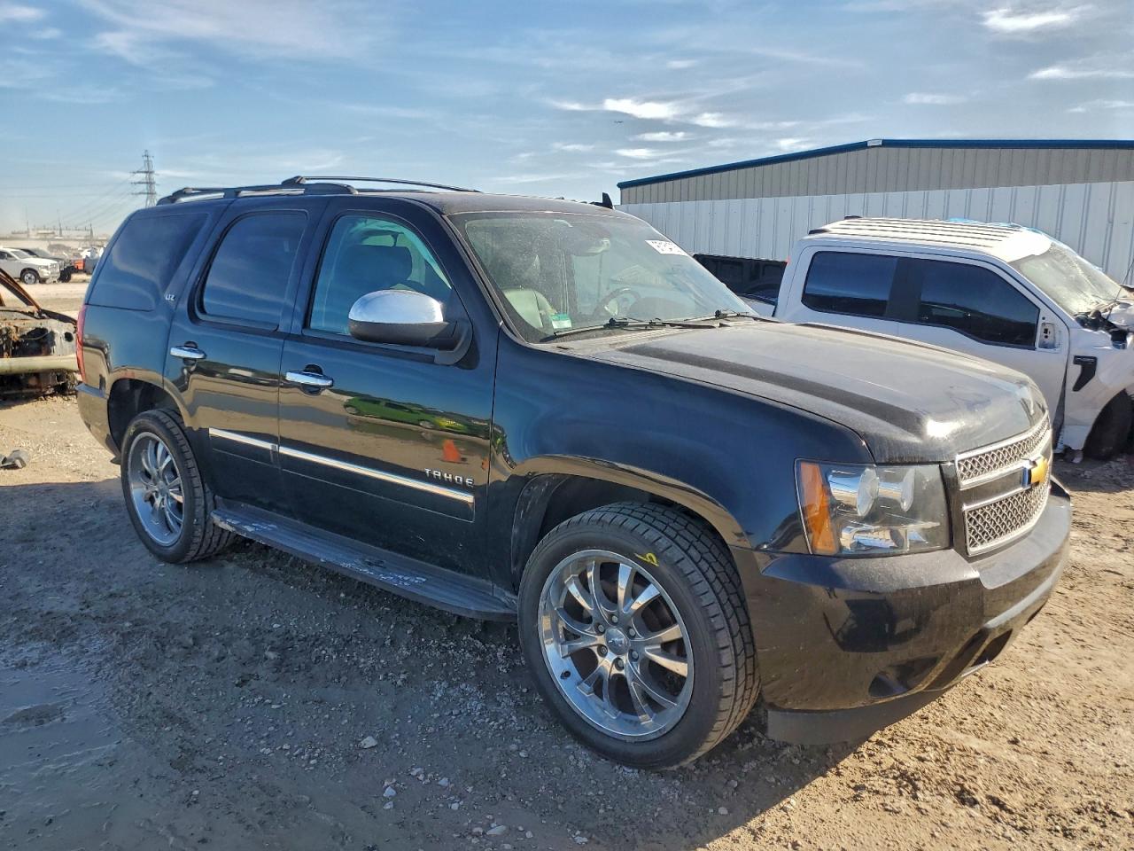 2013 CHEVROLET TAHOE C1500 LTZ photo 4
