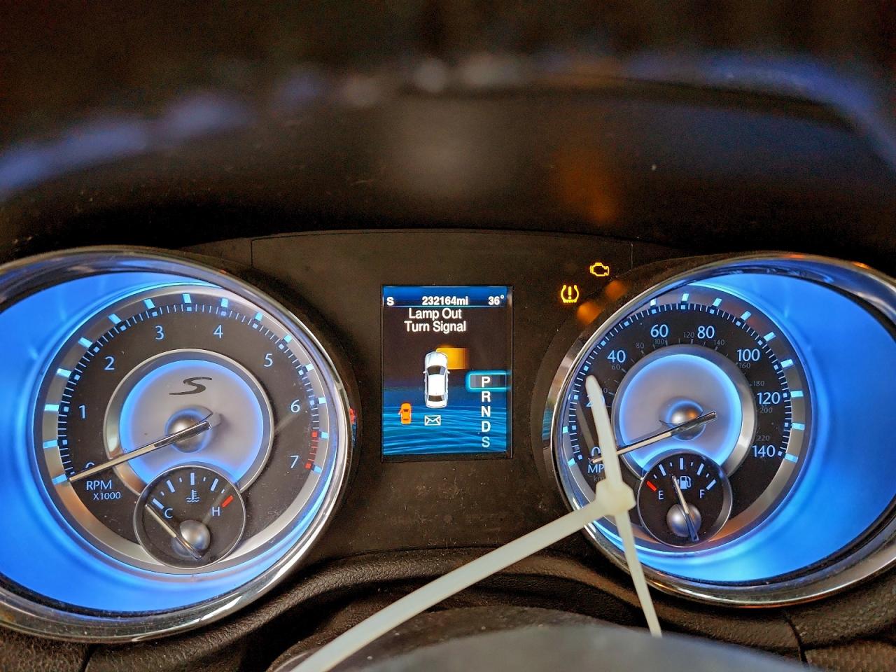 2014 CHRYSLER 300 S photo 25