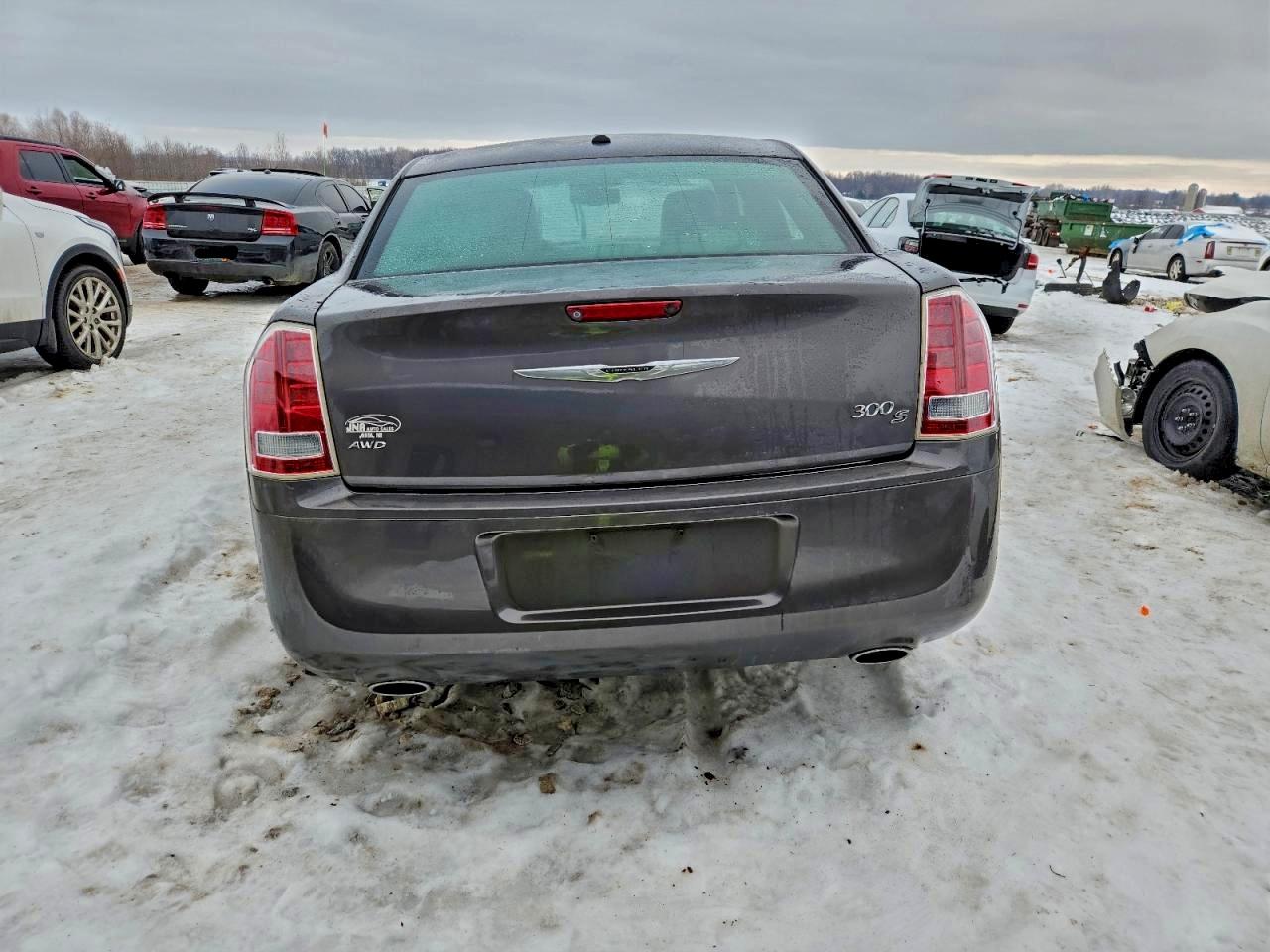 2014 CHRYSLER 300 S photo 16