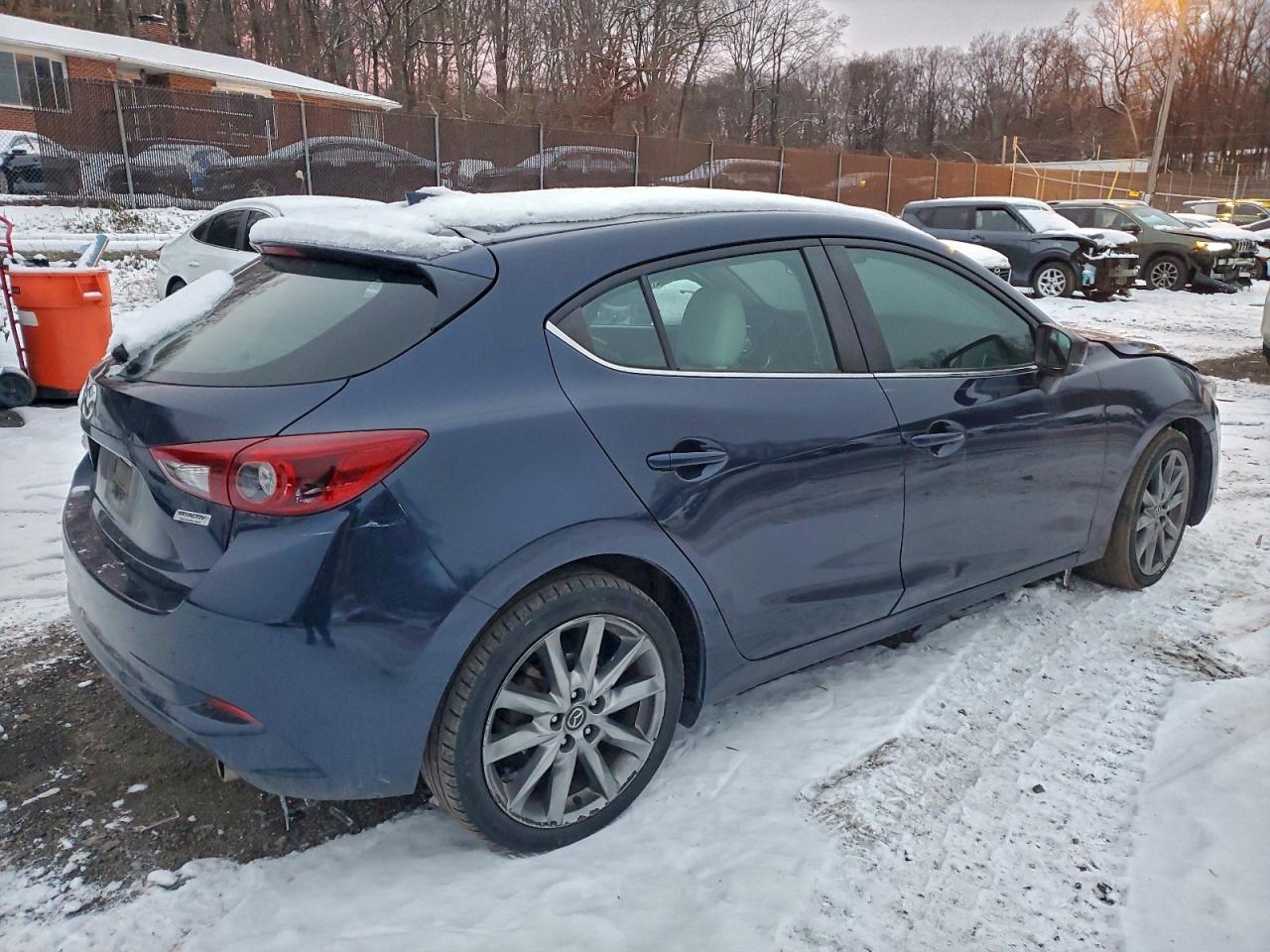 2018 MAZDA 3 GRAND TOURING photo 3