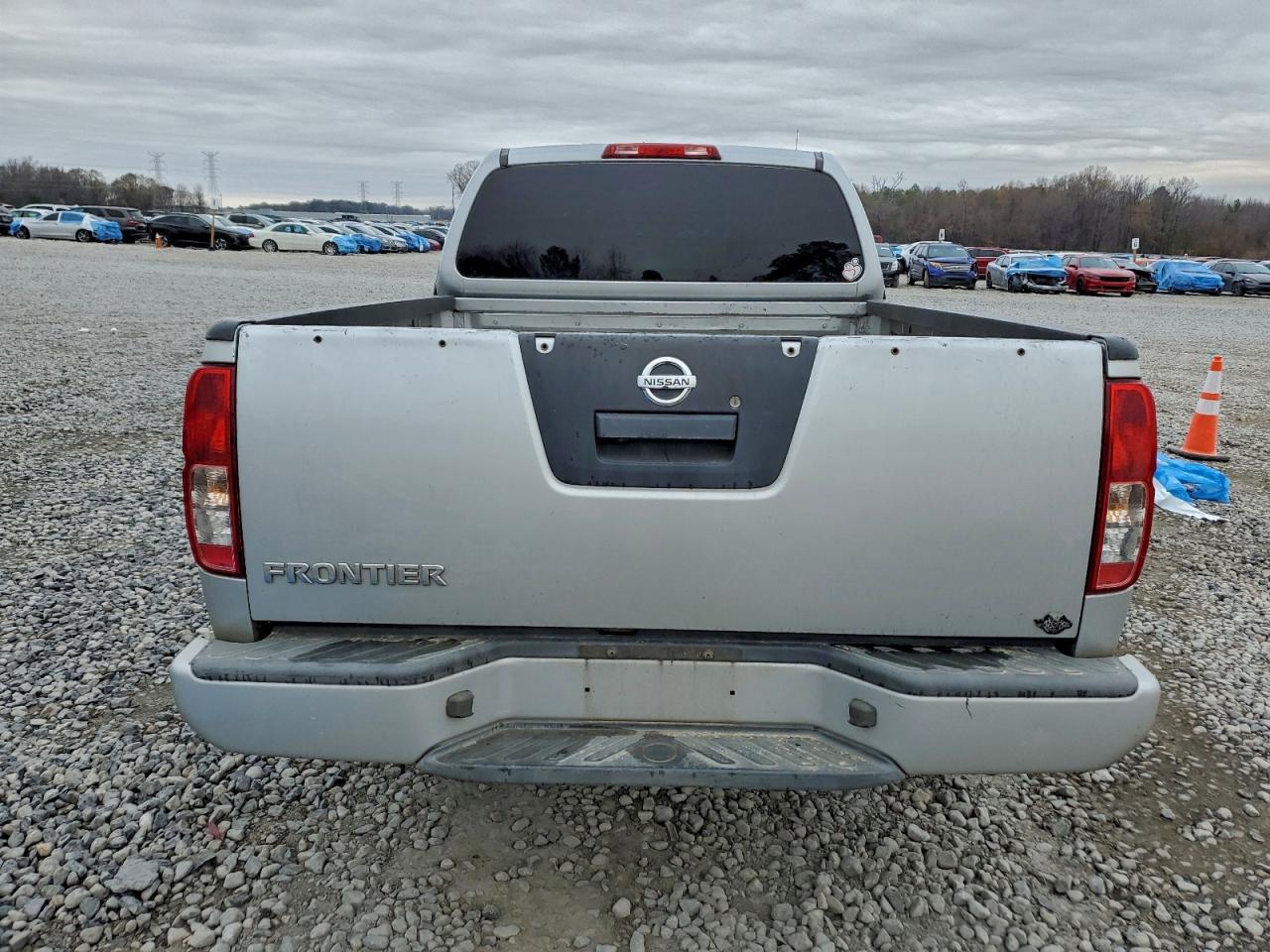 2018 NISSAN FRONTIER S photo 6