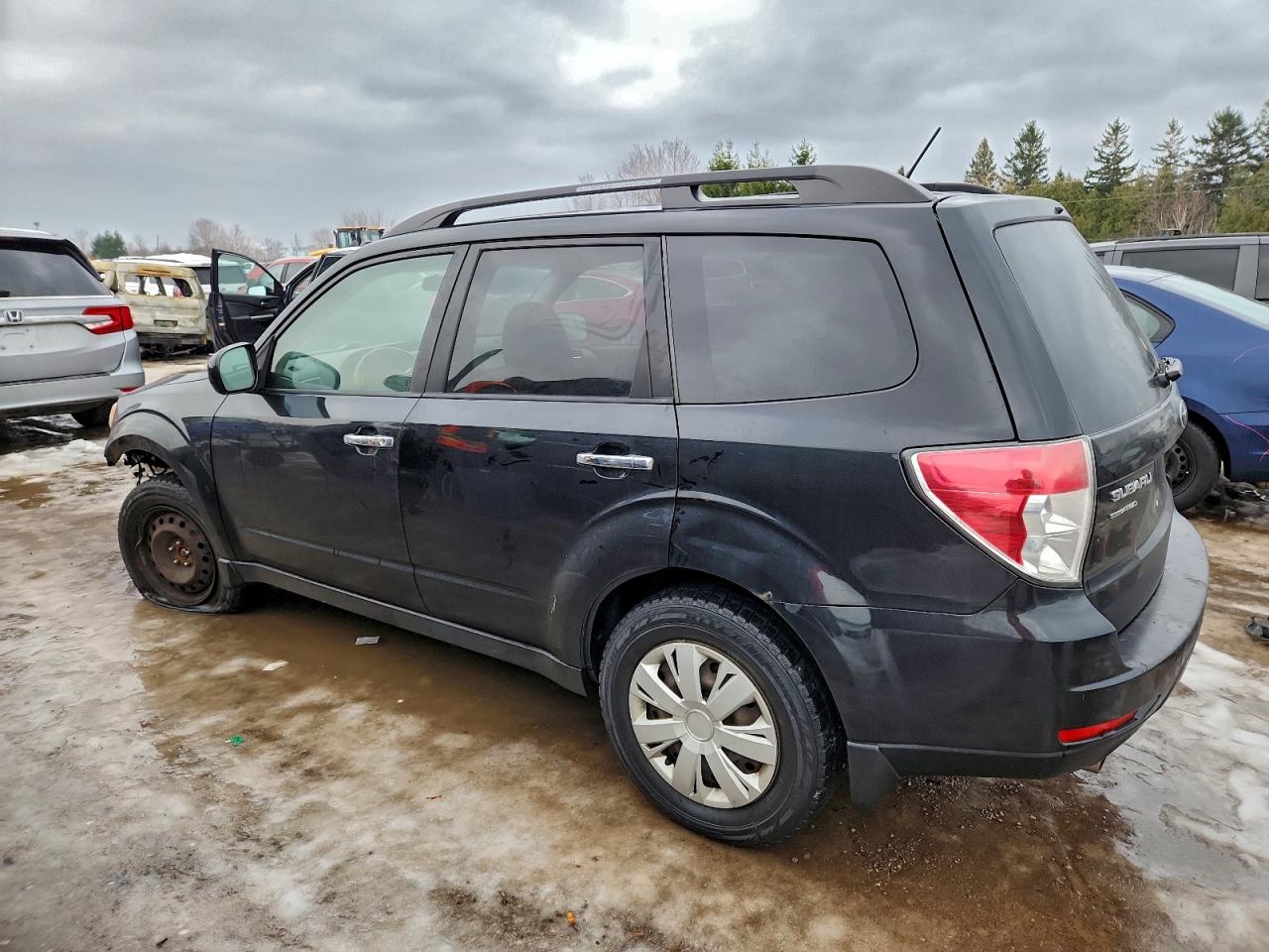 2011 SUBARU FORESTER 2.5X PREMIUM photo 2