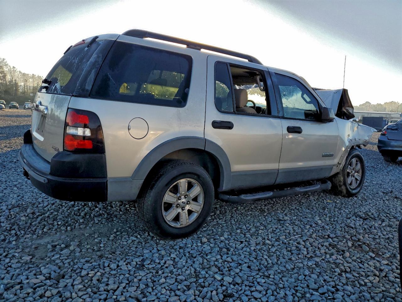 2006 FORD EXPLORER XLT photo 3