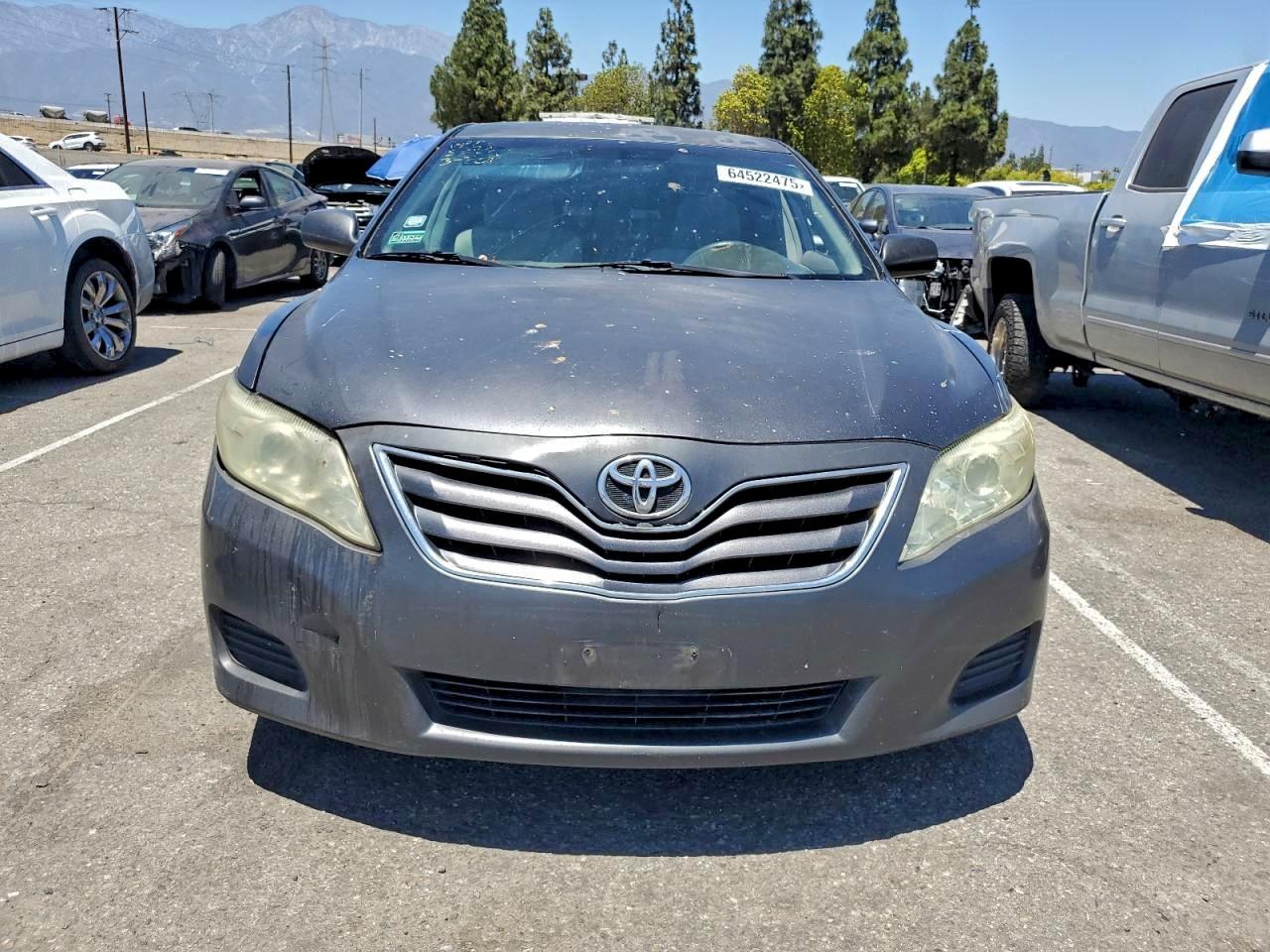 2010 TOYOTA CAMRY BASE photo 5