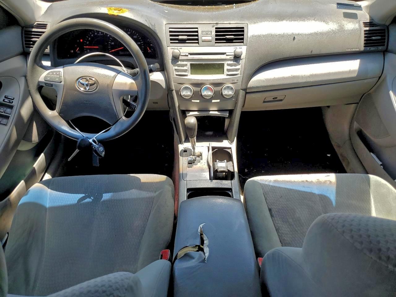 2010 TOYOTA CAMRY BASE photo 8