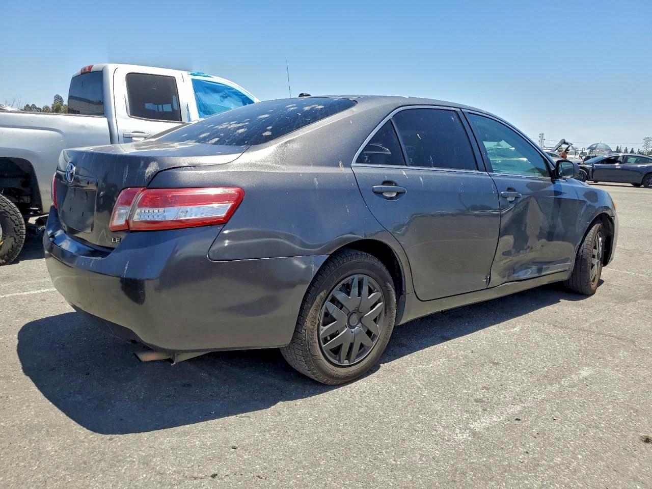 2010 TOYOTA CAMRY BASE photo 3