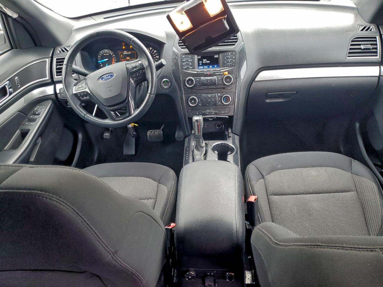 2017 FORD EXPLORER XLT photo 8