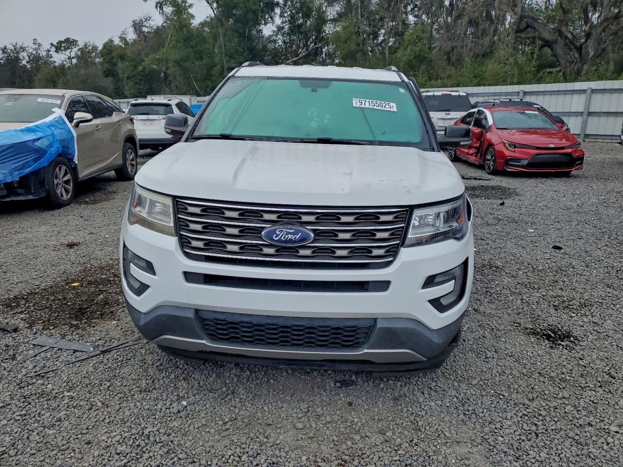 2017 FORD EXPLORER XLT photo 5