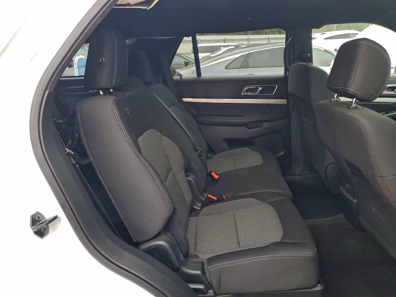 2017 FORD EXPLORER XLT photo 11