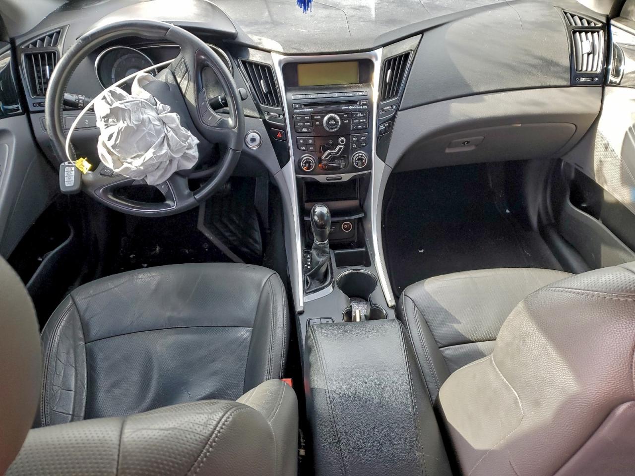 2011 HYUNDAI SONATA SE photo 8