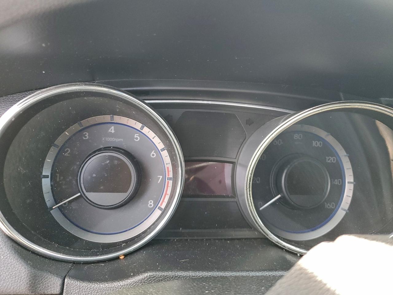 2011 HYUNDAI SONATA SE photo 9