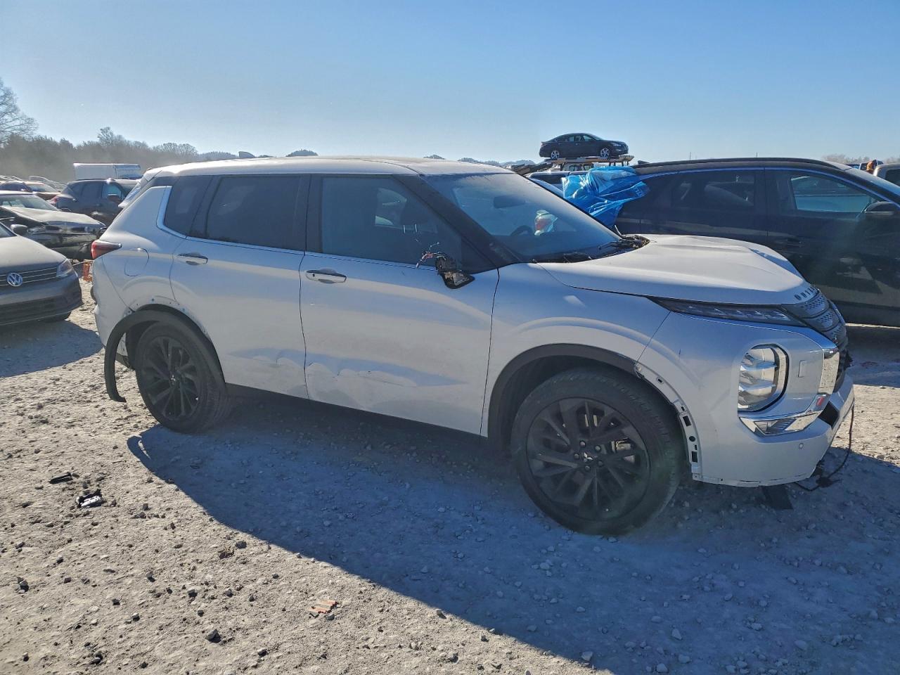 2024 MITSUBISHI OUTLANDER SE photo 4