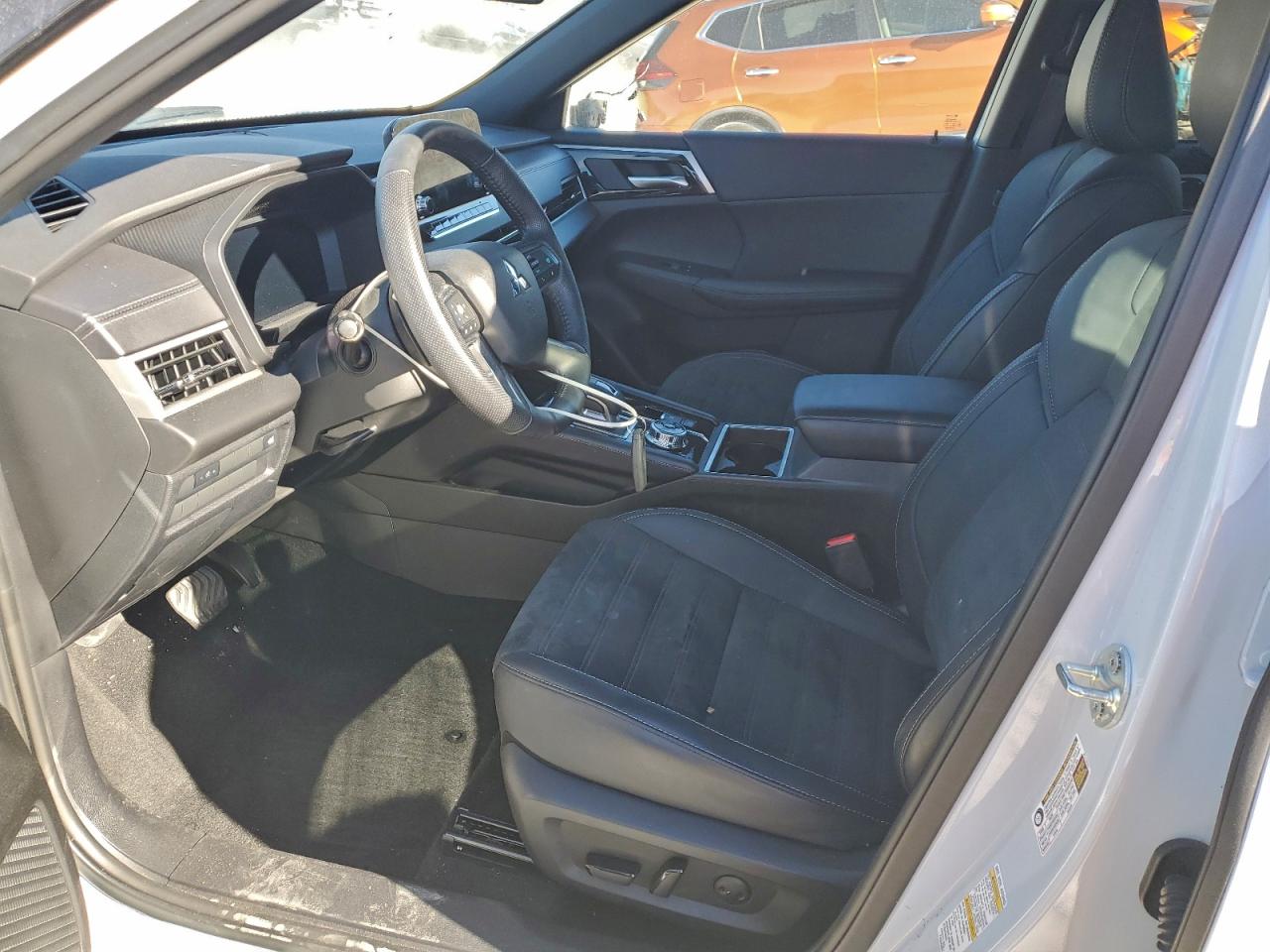 2024 MITSUBISHI OUTLANDER SE photo 7