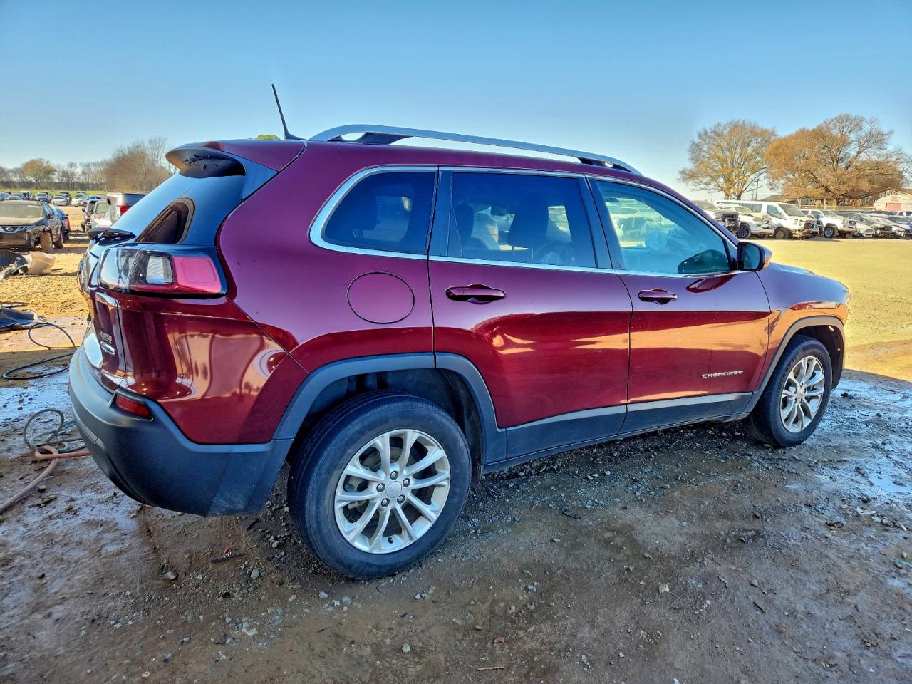 2019 JEEP CHEROKEE LATITUDE photo 3